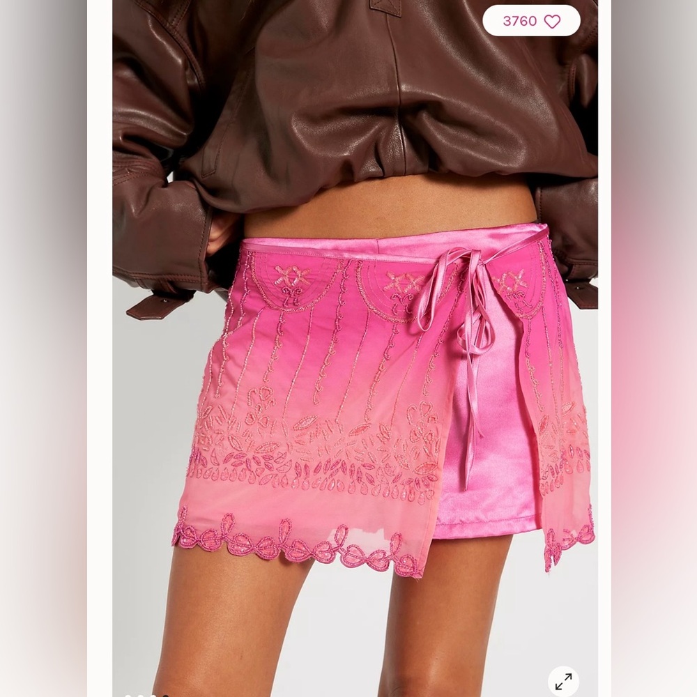 Z200.NWT $168 FREE PEOPLE Lala Beaded Skort-Shorts Pink Embroidered Wrap $168